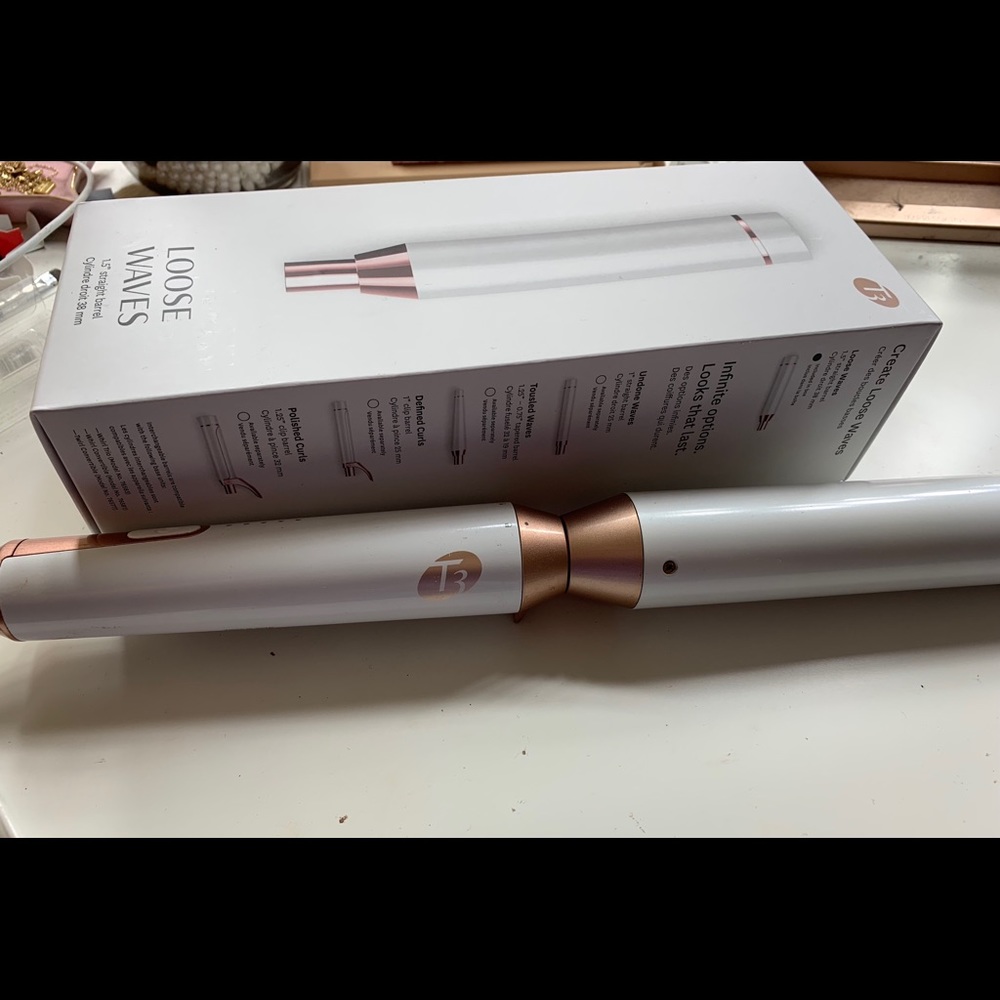 T3 1.5’ curling wand & barrel